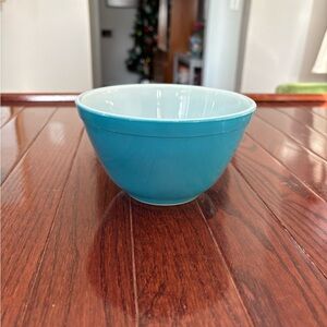 Vintage Pyrex Blue Primary Bowl 401 1.5pt